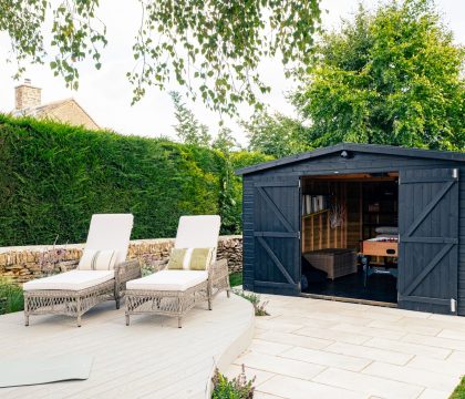 Apple Tree Cottage, Daglingworth garden - Stay Cotswold