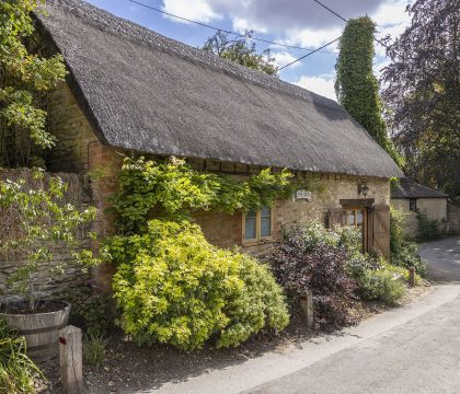 The Barn By The Ford - StayCotswold