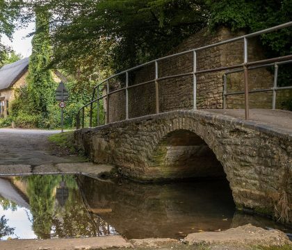 The Barn By The Ford - StayCotswold