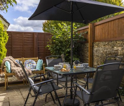 April Cottage Outside - StayCotswold