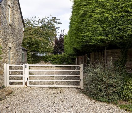 April Cottage Private Access - StayCotswold