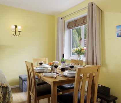 April Cottage Dining Area - StayCotswold