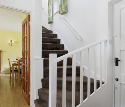 April Cottage Hall - StayCotswold