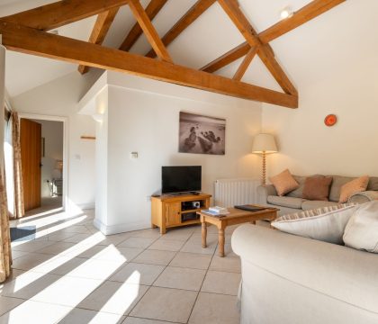 Blossom Barn Sitting Room - StayCotswold 