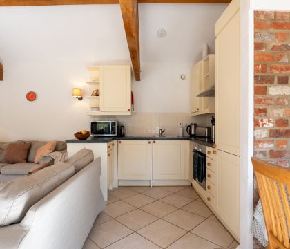 Blossom Barn Kitchen - StayCotswold 