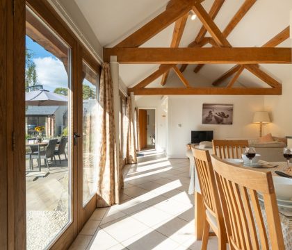 Blossom Barn Dining Room - StayCotswold 