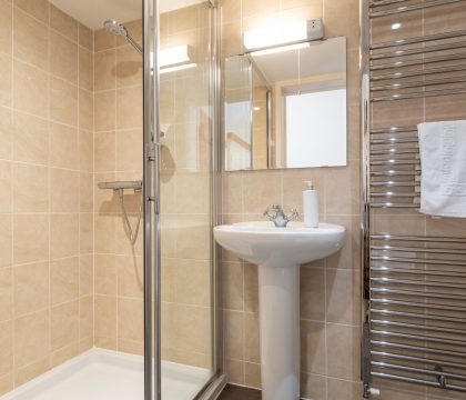 Blossom Barn Ensuite - StayCotswold 