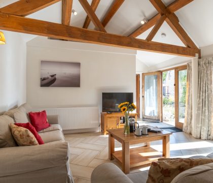 Flower Barn Sitting Room - StayCotswold