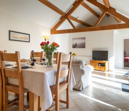Flower Barn Dining Room- StayCotswold