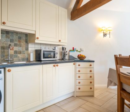 Flower Barn Kitchen - StayCotswold