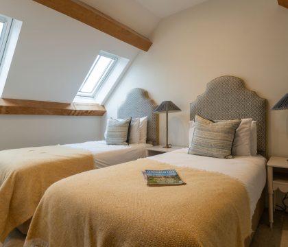 The Barn Bedroom 4 - StayCotswold
