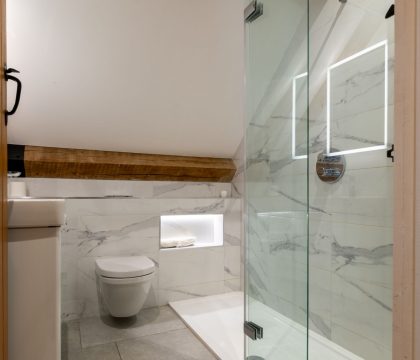 The Barn Bathroom - StayCotswold