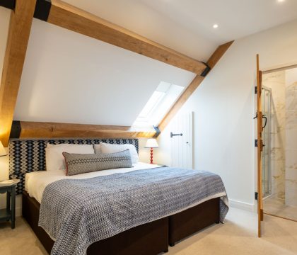 The Barn Bedroom 2 - StayCotswold