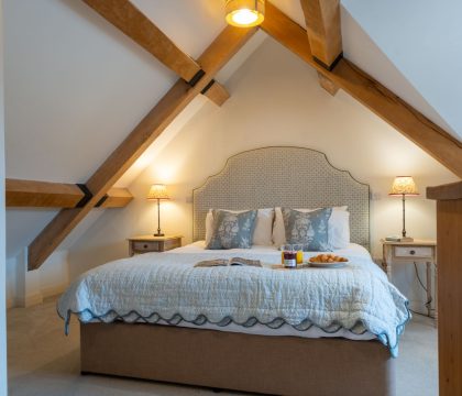 The Barn Master Bedroom - StayCotswold