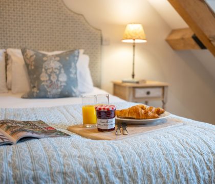 The Barn Master Bedroom - StayCotswold