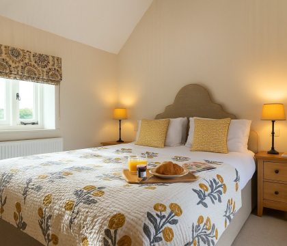 The Barn Bedroom 3 - StayCotswold