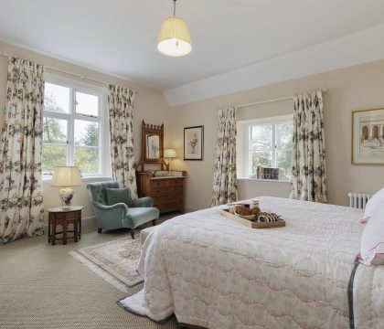 The Old Vicarage Master Bedroom - StayCotswold