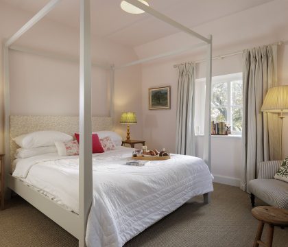 The Old Vicarage Bedroom 3 - StayCotswold