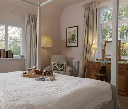 The Old Vicarage Bedroom 3 - StayCotswold