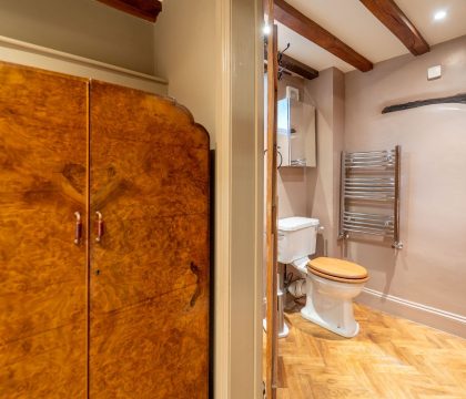 The Mill Bedroom 2 Ensuite - StayCotswold