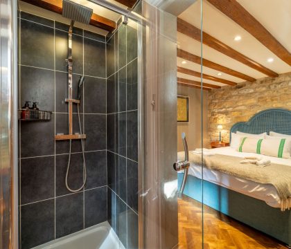 The Mill Bedroom 2 Ensuite - StayCotswold