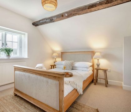 Abbots Cottage Master Bedroom - StayCotswold