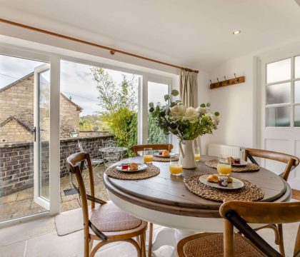 Abbots Cottage Kitchen - StayCotswold