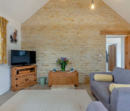 Fox Kitchen Living Area - StayCotswold