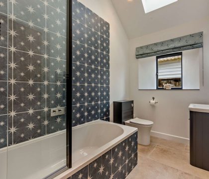 Fox Family Bathroom - StayCotswold