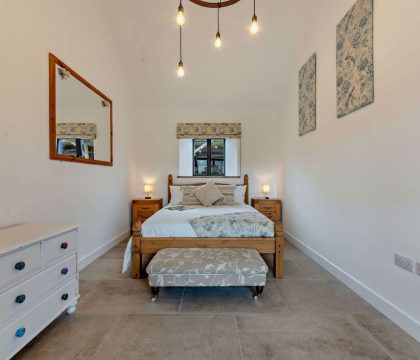 Fox Bedroom 2 - StayCotswold