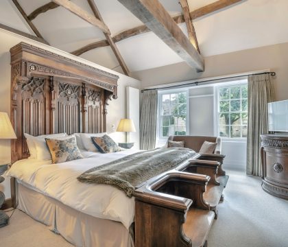 The Brewery Master Bedroom - StayCotswold