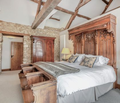 The Brewery Master Bedroom - StayCotswold