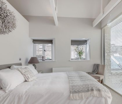 The Brewery Bedroom 3 - StayCotswold