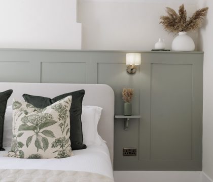 The Smithy Master Bedroom - StayCotswold