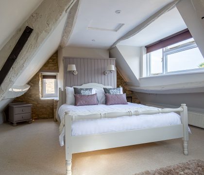Fuschia Cottage Master Bedroom - StayCotswold