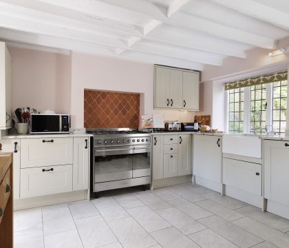 Archway House Kitchen - StayCotswold