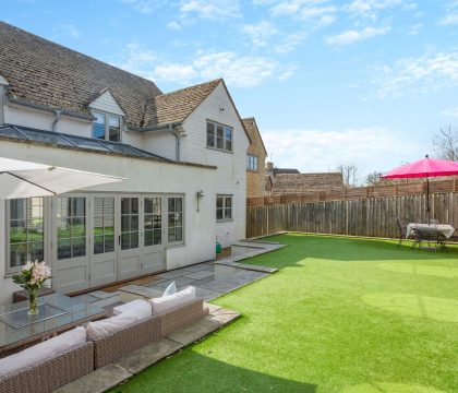 Honeysuckle House Garden - StayCotswold