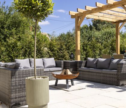 Green Farm Outside - StayCotswold