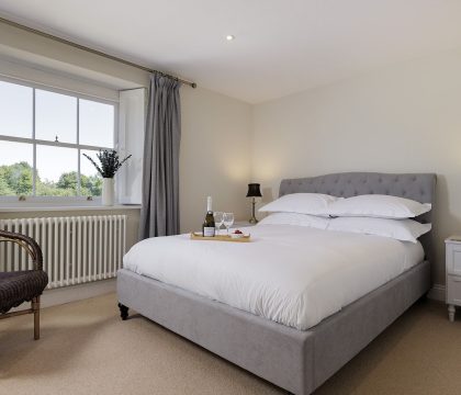 Green Farm Bedroom 2 - StayCotswold