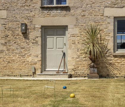 Green Farm Outside - StayCotswold