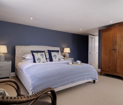 Green Farm Master Bedroom - StayCotswold