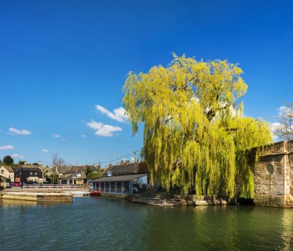 Lechlade-on-Thames - StayCotswold