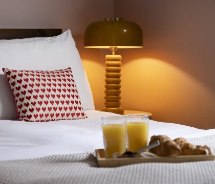 Winterberry Cottage Master Bedroom - StayCotswold