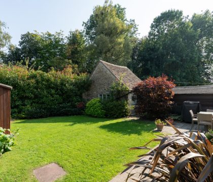 Winterberry Cottage Garden - StayCotswold