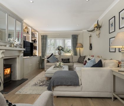 Honeysuckle House Sitting Room - StayCotswold