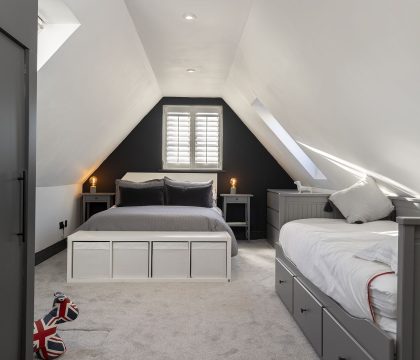 Honeysuckle House Bedroom 5 - StayCotswold