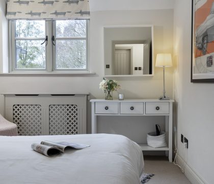 Honeysuckle House Bedroom 2 - StayCotswold