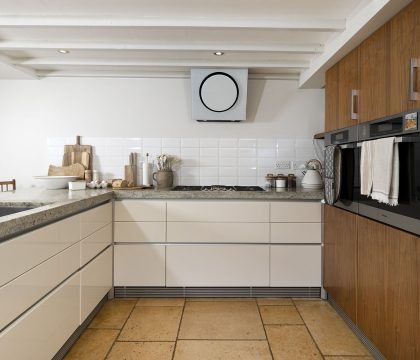 Waterside Cottage Kitchen - StayCotswold