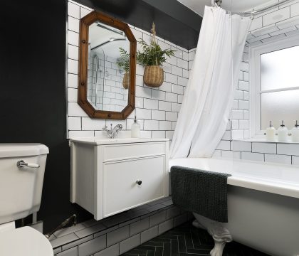 Rock Hill - Family Bathroom
