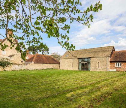 The Barn Gardens - StayCotswold